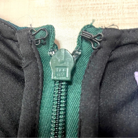 JS Collections Emerald Green Sheer Sleeve Textured Swirl Dress Sz 14 Bodycon - Picture 6 of 7